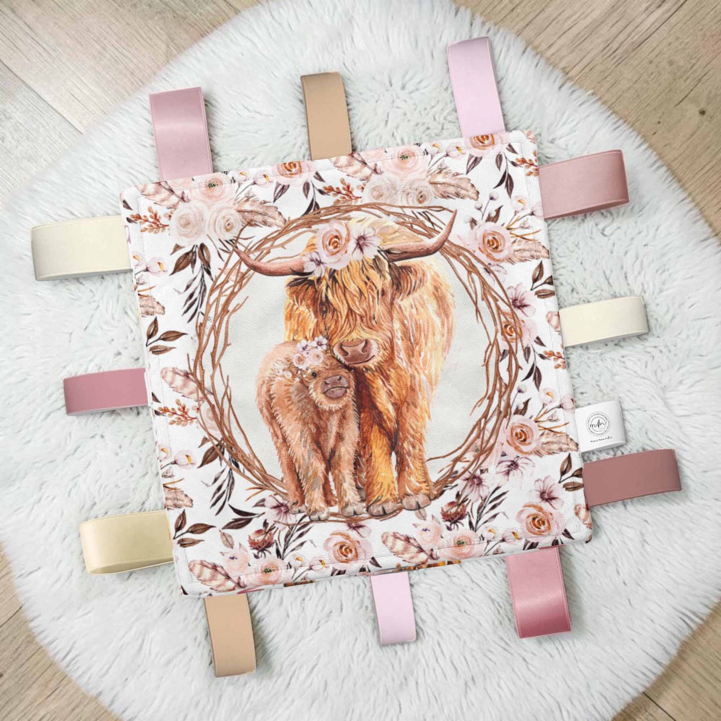 Doudou-étiquettes | Vache highland fleurs latté panneau