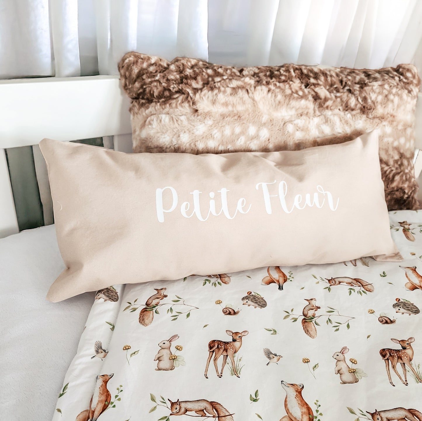 Coussin uni rectangulaire | Petite Fleur fond beige