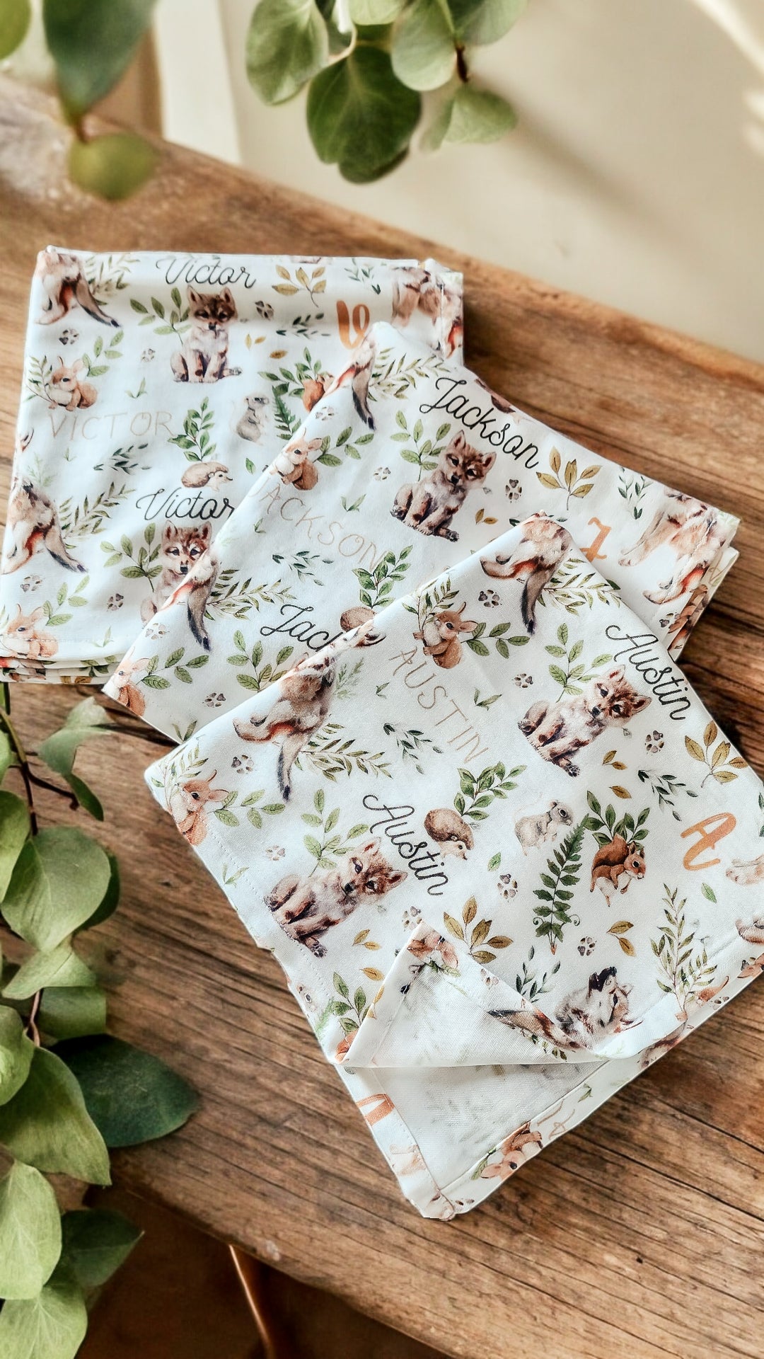 Couverture en mousseline de bambou | Loup de la forêt enchantée blanc prénom répétitif