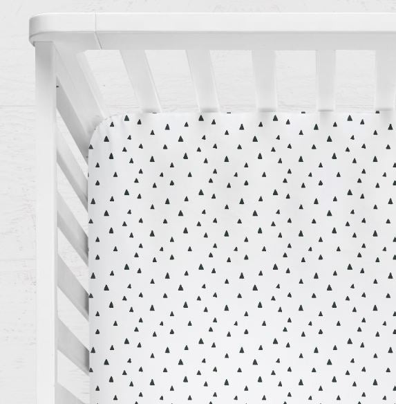Drap contour pour bassinette | Triangles scandinaves