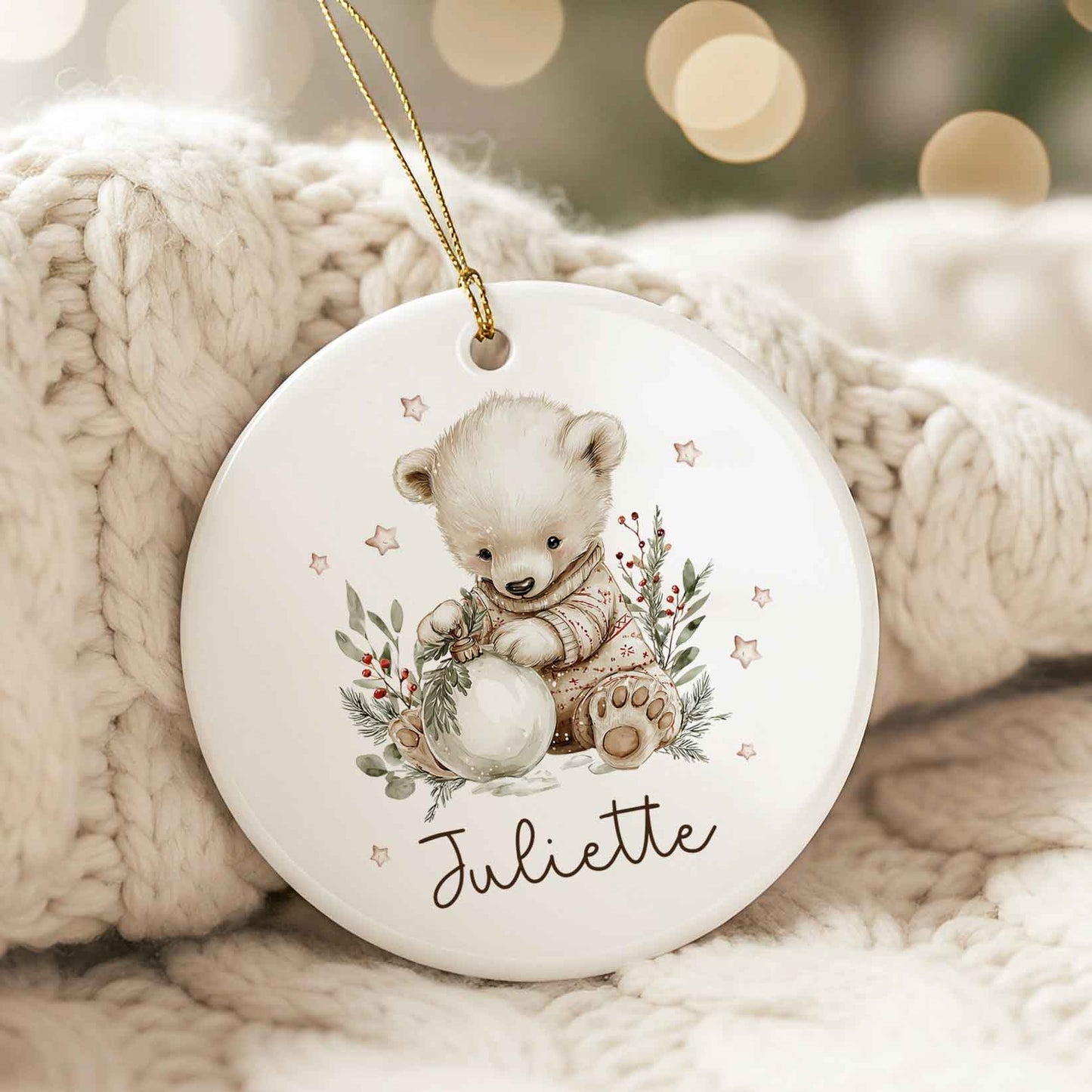Ornement de Noël personnalisé en céramique | Bébé ours polaire en pull avec prénom
