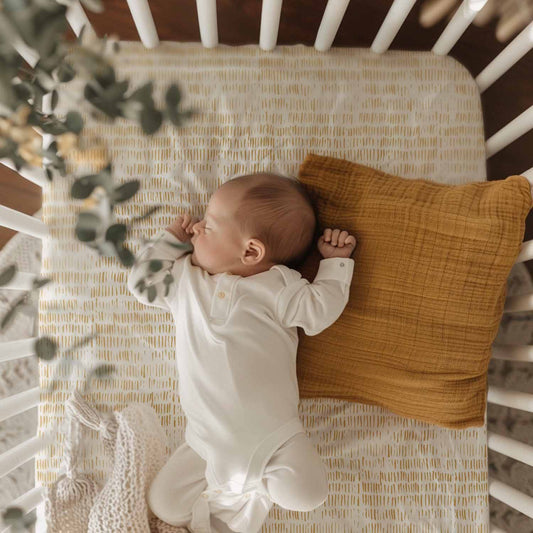 Drap contour pour bassinette | Traits d'ardoise moutarde fond blanc