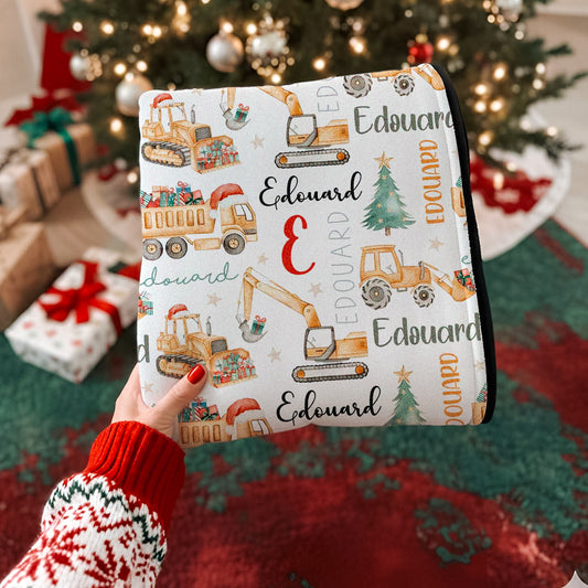 Couverture personnalisée pour bébé motif camions de construction de Noël, prénom Édouard, minky noir doux, cadeau festif sous le sapin