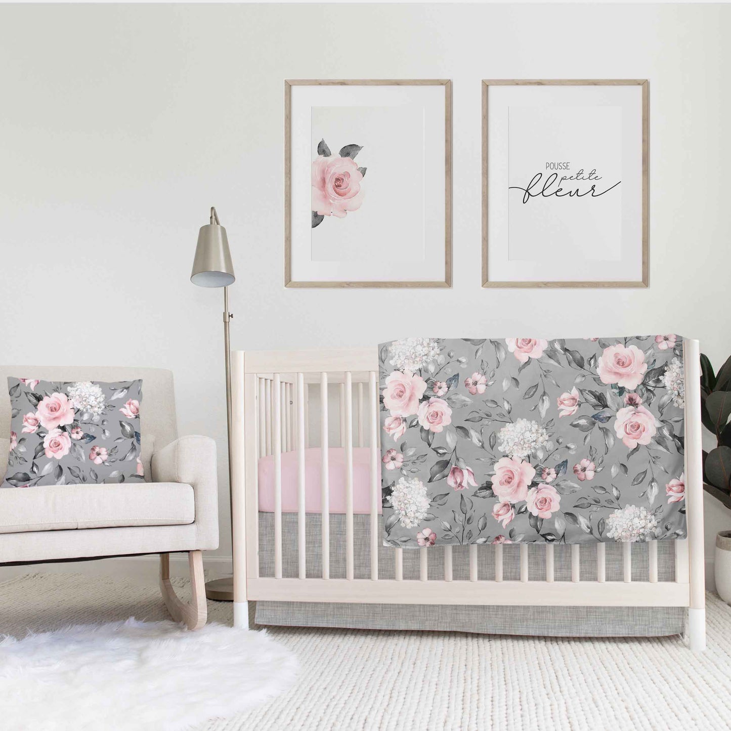 ensemble de literie pour bébé avec fleurs grises- féminin-chambre de bébé fille-décoration bébé