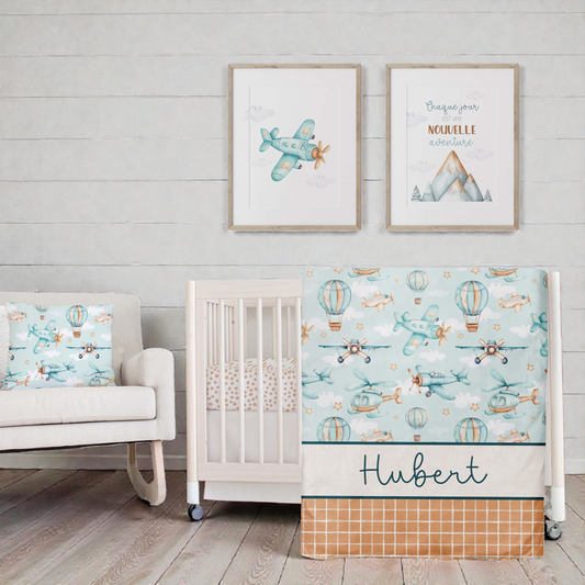 Ensemble de literie pour bassinette en minky | Aventures dans les airs prénom en bandes