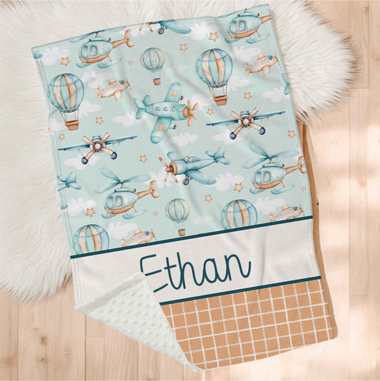 Couverture en minky personnalisée | Aventures dans les airs prénom en bandes